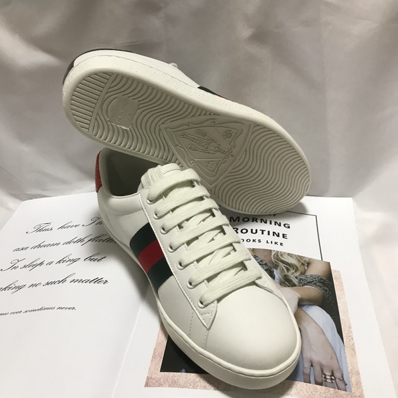 💥NICE OFFER ✨100% New Gucci Bee Sneaker 🐝US 10W - Picture 5 of 6